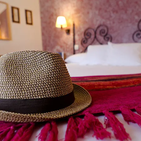 Otel De 2*
